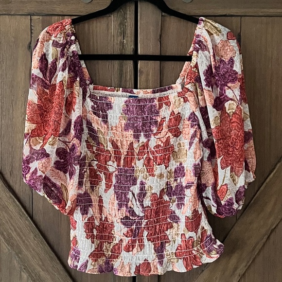 Old Navy Women's Autumn Leaves Floral Fitted Puff-Sleeve Smocked Top Size M NWOT - Picture 3 of 8